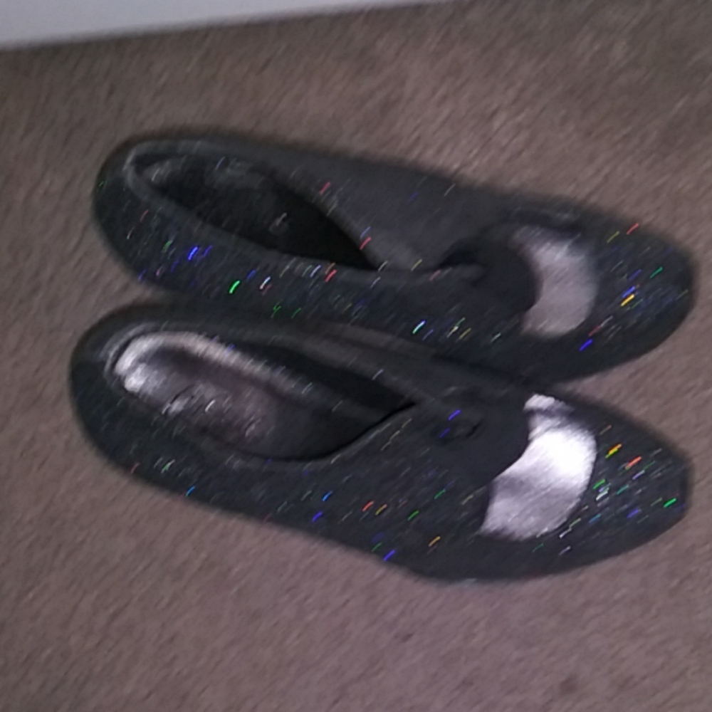 Heels - Picture 3 of 3